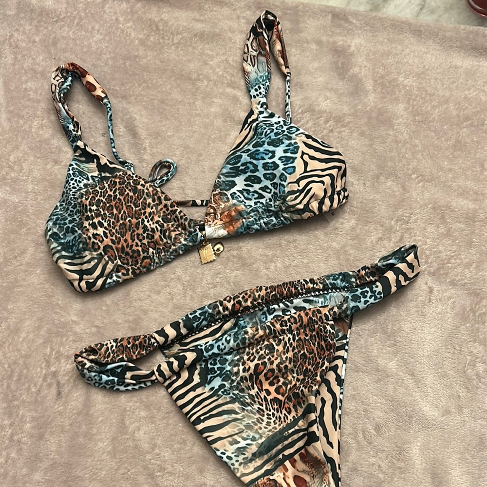 Sheen. Bathing suit, never worn, cheetah print multicolor color